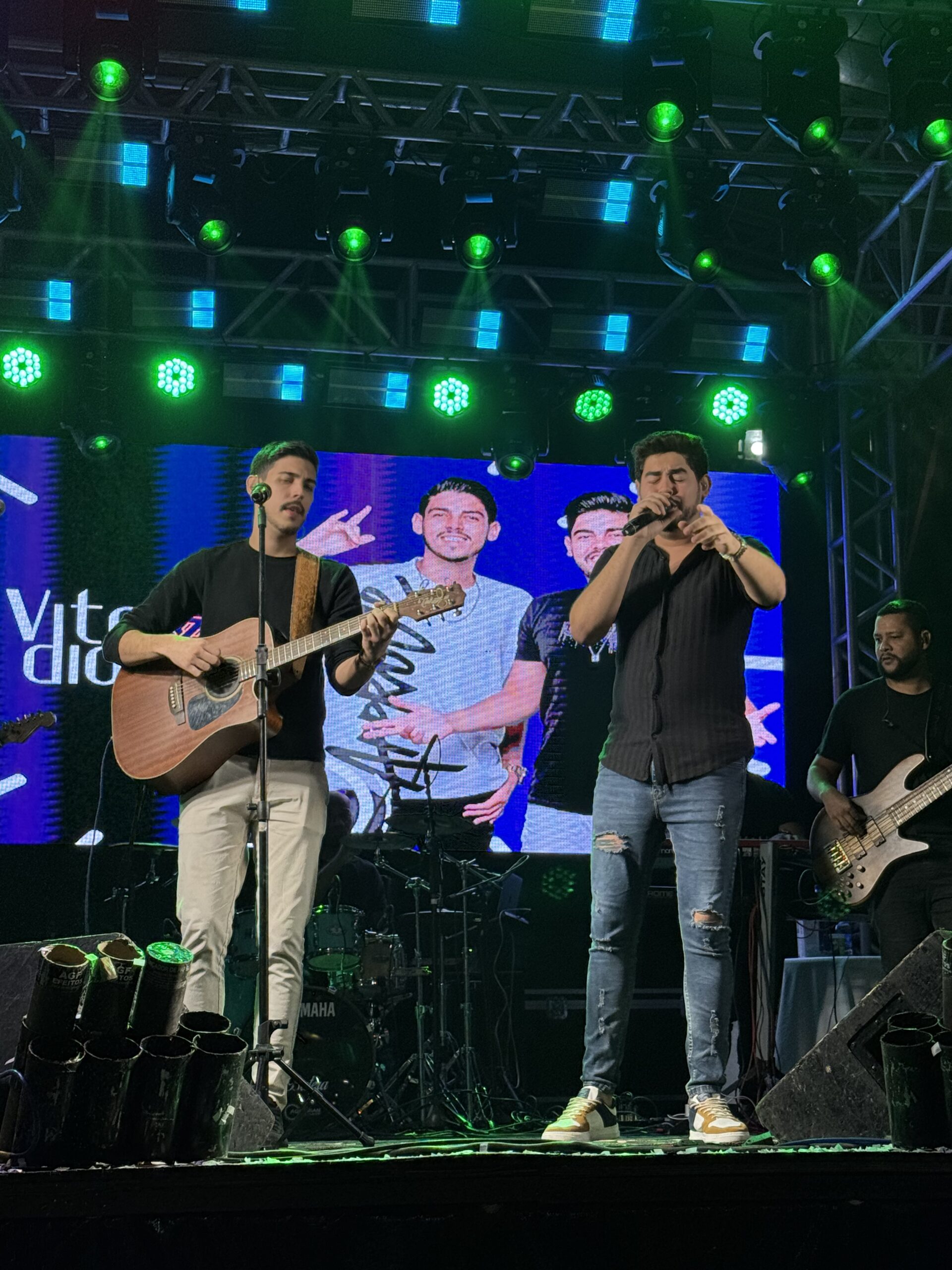 A dupla Vitor e Hugo é destaque na festa de maio em Ibiajara