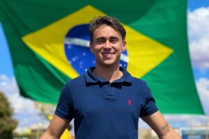 Justiça conclui que Nikolas Ferreira não chamou Vorcaro de lindão
