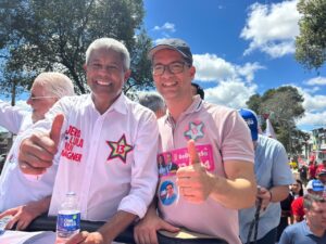 Prefeito de Teixeira de Freitas apoia Jerônimo e participa de carreata
