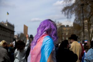 Polícias turcas fazem batidas contra ativistas e locais ligados à comunidade LGBTQIAPN+