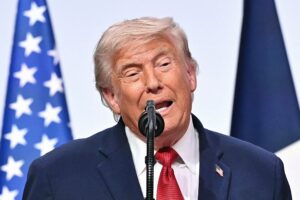 Trump classifica como farsa temor de que inteligência artificial destrua a humanidade