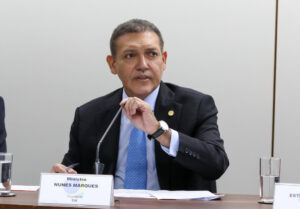 Nunes Marques estudou se afastar de julgamento sobre Moraes